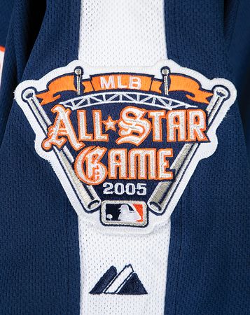 Lot #790 Manny Ramirez 2005 All-Star Game Batting Practice-Used Jersey Signed by Red Sox Legends: Manny Ramirez's 2005 All-Star batting practice jersey, signed by Boston legends like Yaz, Rice, and Fisk - Image 5