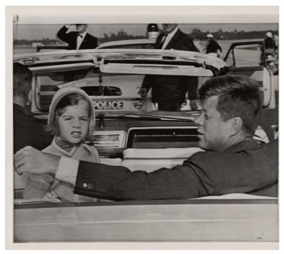 Lot #7100 John F. Kennedy and Caroline Kennedy 1962 Original Wirephoto - Image 1