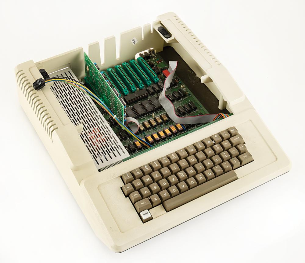 Allan Alcorn: Apple II Computer Given by Steve Jobs | RR Auction