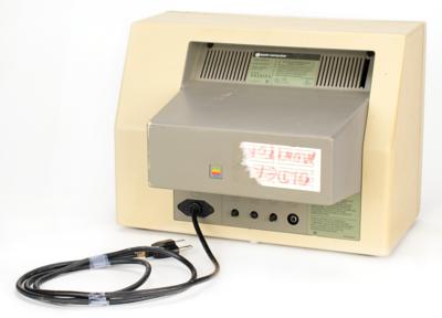 Lot #8046 Apple: Steve Wozniak and Ronald Wayne (2) Signed Items - Image 5