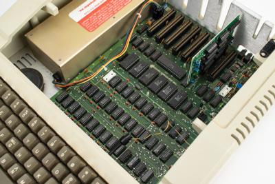 Lot #8046 Apple: Steve Wozniak and Ronald Wayne (2) Signed Items - Image 9