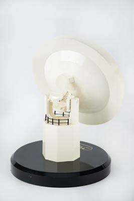 Lot #9649 Tracking Antenna Station Model - Image 2