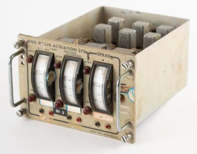 Lot #9103 Apollo Program Engine Valve Actuation Pressure Monitor (Ground Support) - Image 1