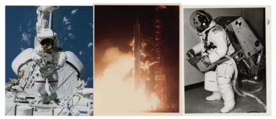 Lot #9559 Bruce McCandless (2) Signed Photographs - Image 3