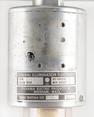 Lot #9527 Skylab Fluorescent Light Assembly - Image 5