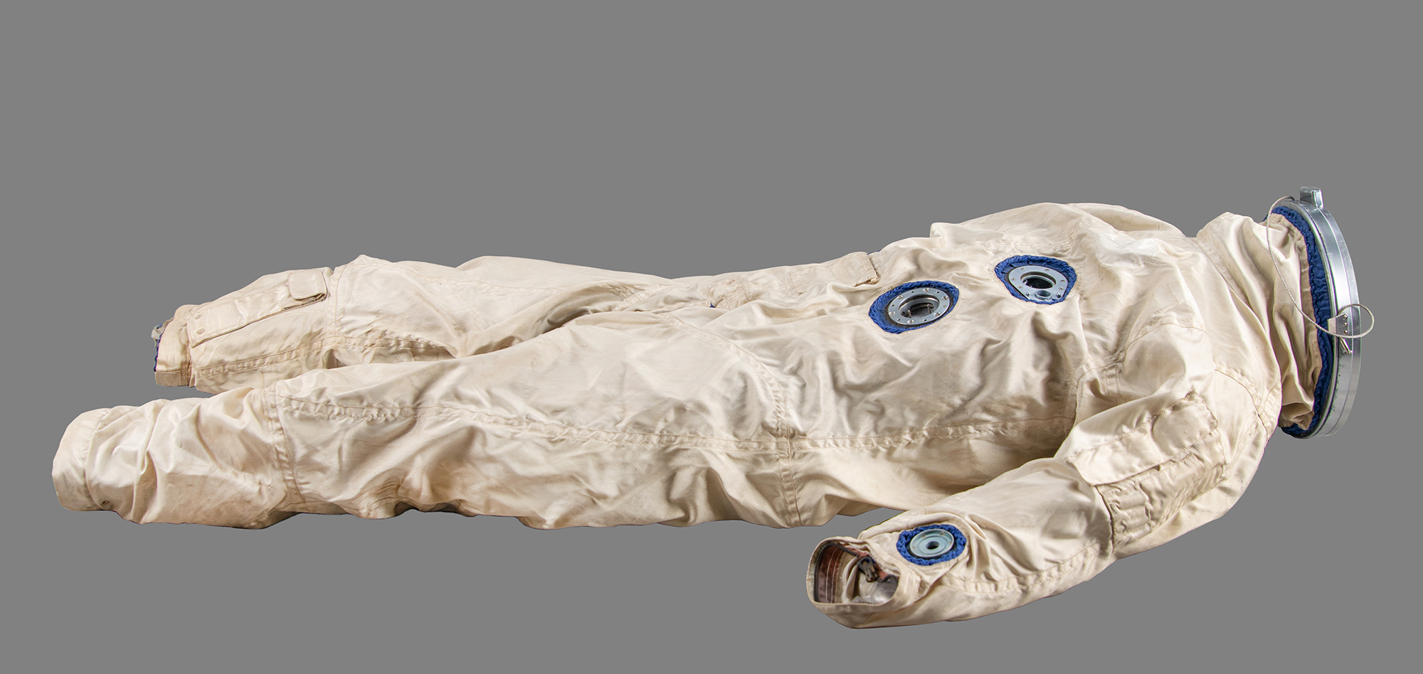 Lot #9009 Gus Grissom's G2C Prototype Pressure Suit - Image 2