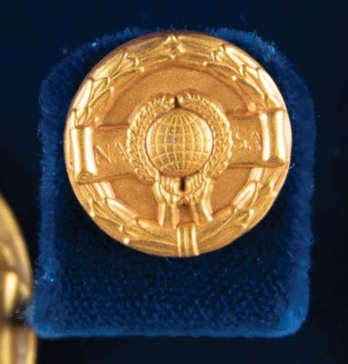 Lot #394 NASA Exceptional Service Medal Medal - Image 4