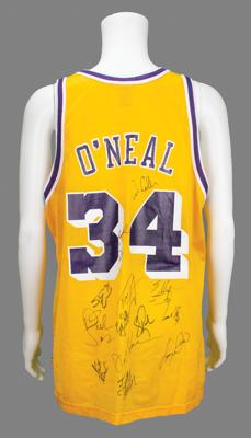 Lot #625 LA Lakers: 1996-1997 Team-Signed Jersey - Image 1