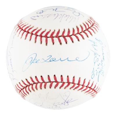 Lot #630 NY Yankees: 2001 Team-Signed Baseball - Image 1