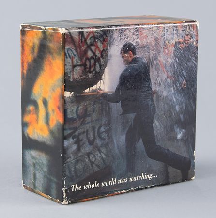 Lot #147 Berlin Wall Remnant Presentation - Image 7