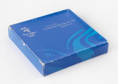 Lot #4111 Sydney 2000 Summer Olympics Silver-colored Participation Medal - Image 4