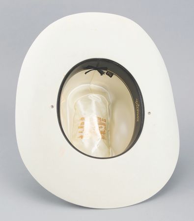 Lot #4284 Lake Placid 1980 Winter Olympics Opening Ceremony Cowboy Hat - Image 3