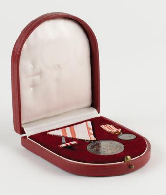 Lot #4094 Innsbruck 1964 Winter Olympics Volunteer Medal Set - Image 3