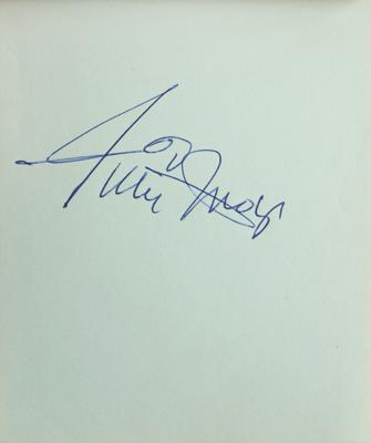 Lot #851 Sports Legends (26) Multi-Signed Autograph Album with Mantle, Mays, Havlicek, and more - Image 2