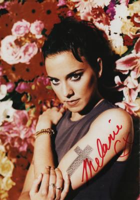 Lot #722 Spice Girls Signed 1998 World Tour Program - Image 4