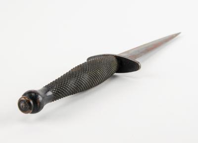 Lot #315 WWII OSS Stiletto Fighting Knife and 'Pancake Flipper' Scabbard: Rare war-issued ?Pancake Flipper' fighting knife of the OSS intelligence agency - Image 5