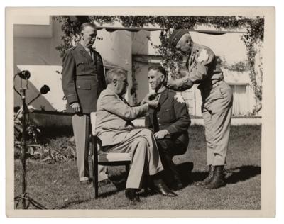 Lot #70 Franklin D. Roosevelt, George S. Patton, and George C. Marshall Original Wire Photograph - Image 1