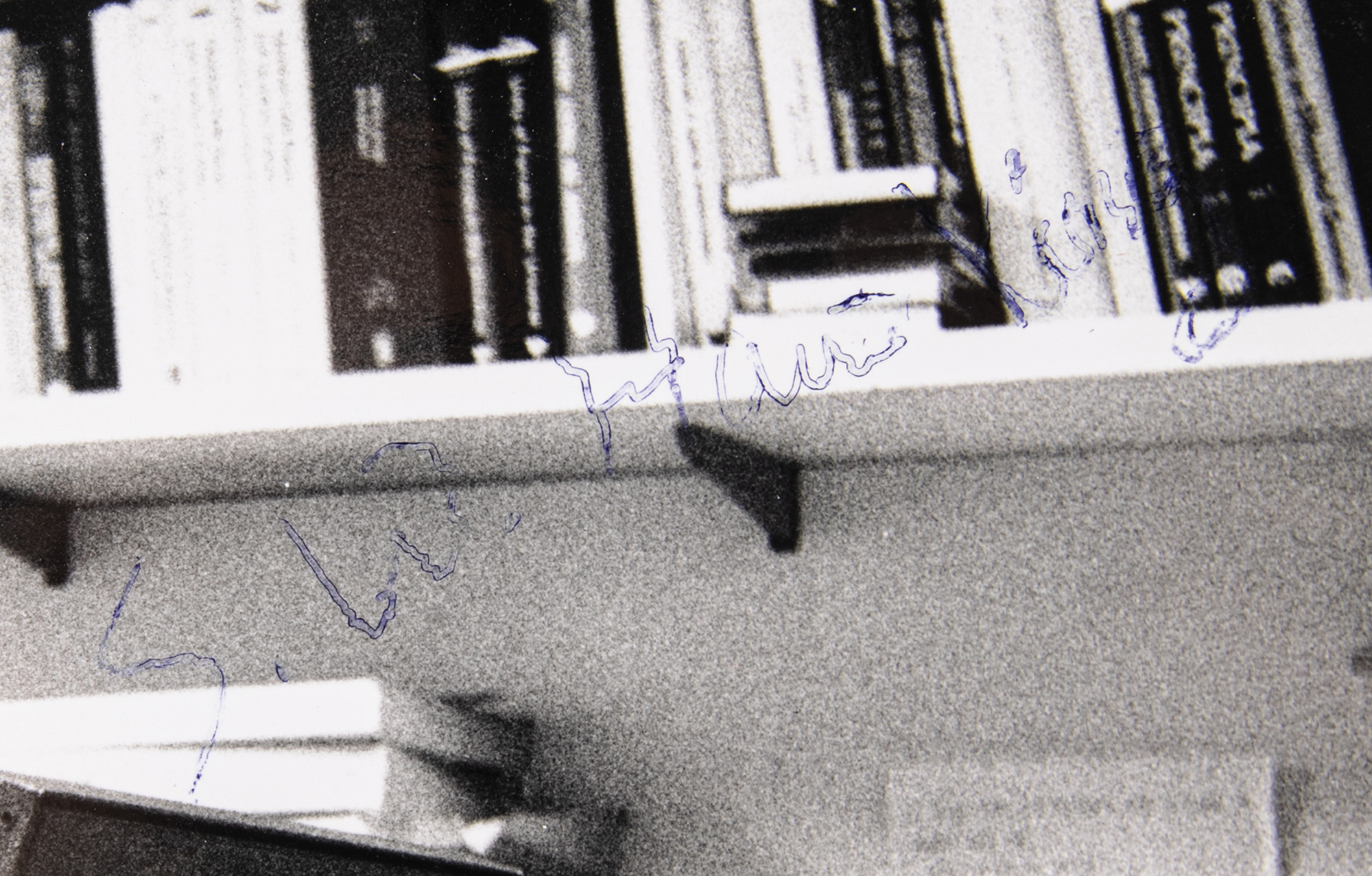 Lot #127 Stephen Hawking Signed Photograph - Image 2