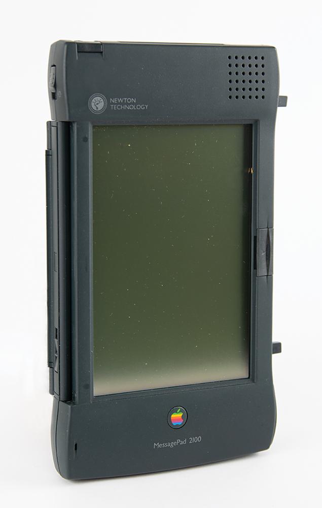 Apple Newton MessagePad 2100 | RR Auction