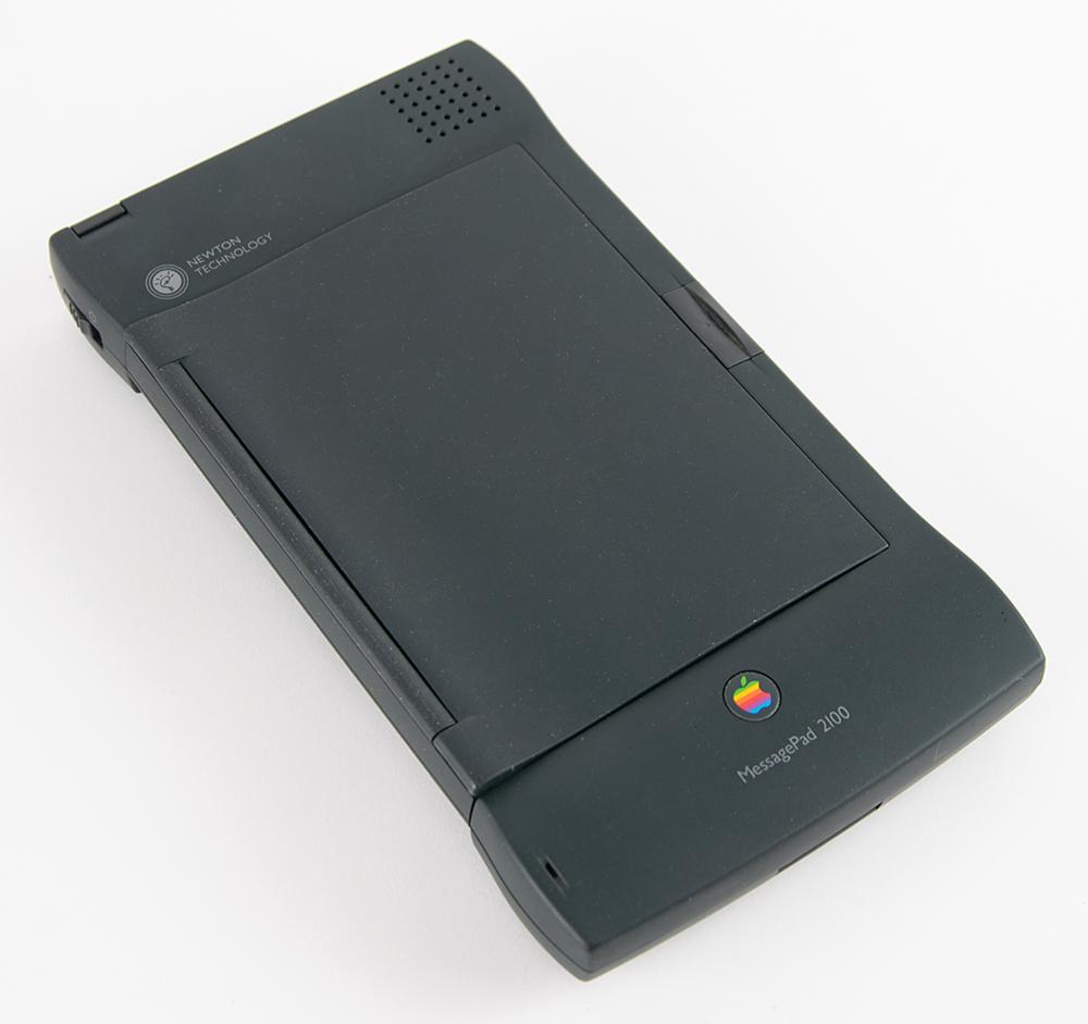 Apple Newton MessagePad 2100 | RR Auction
