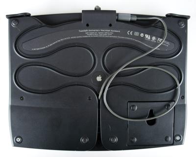 Lot #5049 Apple Twentieth Anniversary Macintosh (TAM) - Image 4