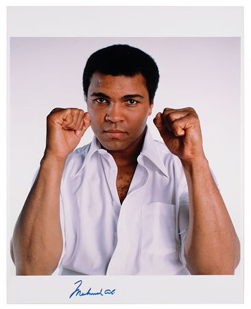 Lot #636 Muhammad Ali Signed Oversized Photograph by John Stewart - Image 1