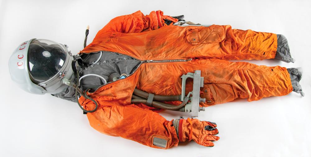 2001年宇宙の旅 SPACE SUIT ORANGE Ver. No.34 Medicom VCD 2001 A Space Odyssey Space Suit Green Helmet