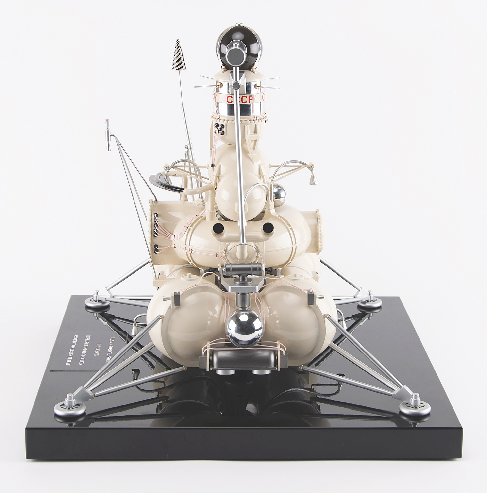 Luna-16 Model | RR Auction