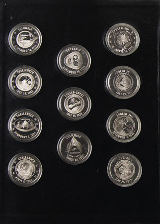 Lot #7699 American Space Flight (25) Silver Anniversary Medals - Image 5