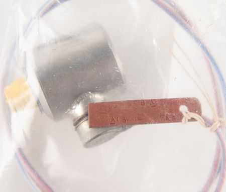 Lot #7136 Apollo SE-8 Reaction Control Thruster Solenoid - Image 4