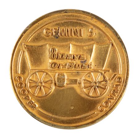 Lot #7105 Joe Kerwin's Gemini 5 Flown Gold-Plated Fliteline Medallion - Image 1
