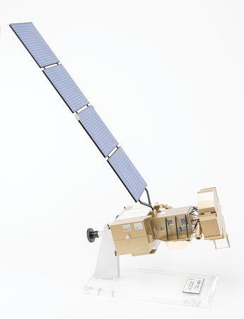 Lot #7745 Landsat 7 Satellite Model - Image 5