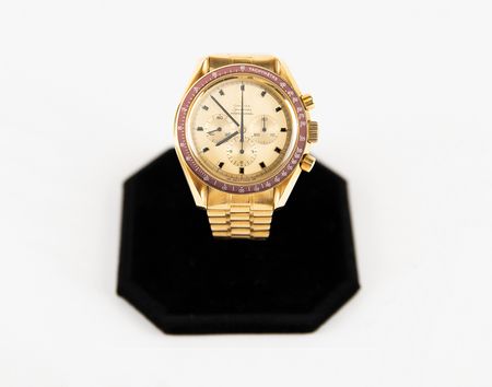 Lot #7000 Wally Schirra's 18k Gold Omega Speedmaster Professional 1969 Apollo 11 Commemorative Watch - Image 2