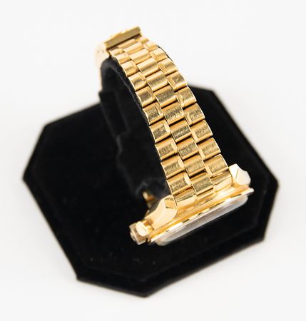 Lot #7000 Wally Schirra's 18k Gold Omega Speedmaster Professional 1969 Apollo 11 Commemorative Watch - Image 6