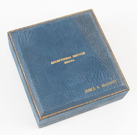 Lot #7229 Jim McDivitt's NASA Exceptional Service Medal - Image 5