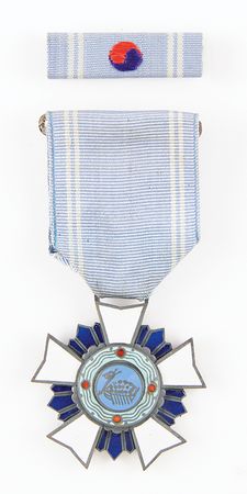 Lot #7227 Jim McDivitt's Korean Chungmu Order of Merit Medal - Image 1
