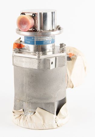 Lot #7131 Saturn V Third Stage Cooling System Shut-Off Valve Assembly - Image 2