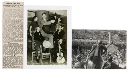 Lot #711 Robert Wadlow Signed Photograph - Image 2