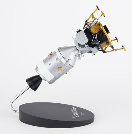 Lot #333 Buzz Aldrin Signed Model - Image 4