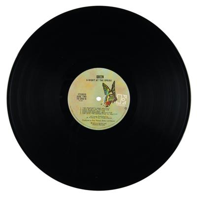 Lot #8182 Queen Signed Album - Image 6