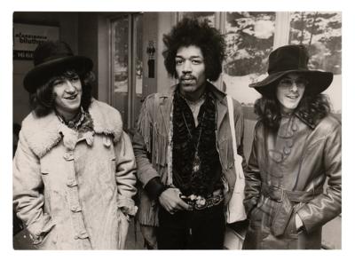 Lot #8121 Noel Redding Signed Photograph - Image 1