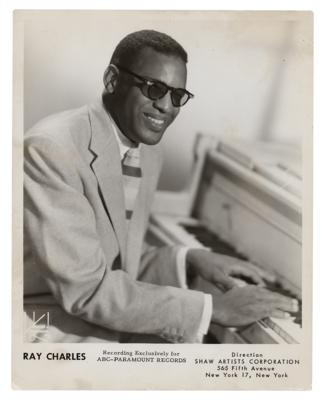 Lot #8214 1950s Solo Artists (5) Original Photographs - Image 1
