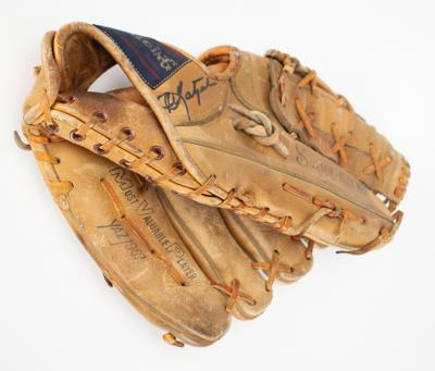 Lot #2020 Carl Yastrzemski Signed Baseball Glove - Image 3