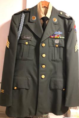 Lot #1659 Forrest Gump: Tom Hanks Screen-Worn Military Uniform: Tom Hanks's screen-worn military uniform from Forrest Gump - Image 2