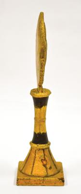 Lot #1656 The Fifth Element: Bruce Willis Screen-Used 'Korben Dallas' Award - Image 3