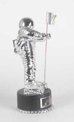 Lot #1602 Madonna's MTV VMA Award for 'Papa Don't Preach' - Image 5