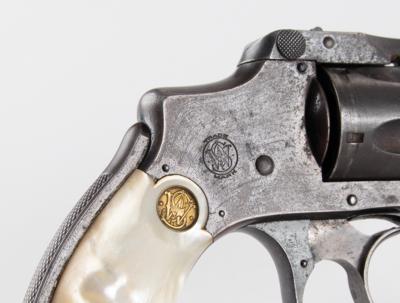 Lot #215 Smith & Wesson .32 Safety Hammerless Lemon Squeezer Revolver with Factory Pearl Grips - Image 3