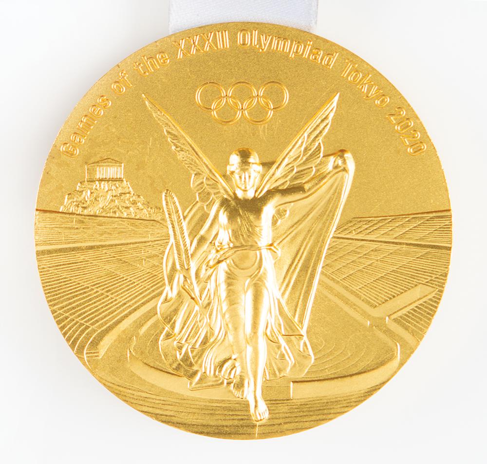 TOKYO2020　ピンバッジ　金ゴールド Amazon | 東京オリンピック2020/記念ピンバッジ/ゴールド