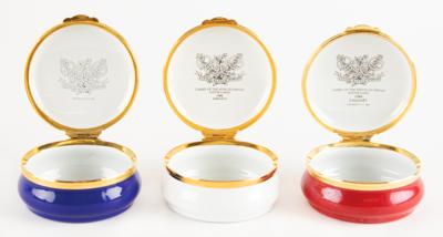 Lot #6389 Olympic Pill Boxes (3) - From the Collection of IOC Member James Worrall - Image 3