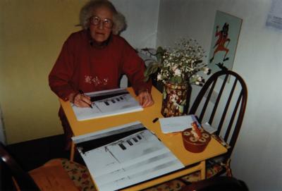 Lot #328 Titanic: Millvina Dean Signed Oversized Photograph - Image 2